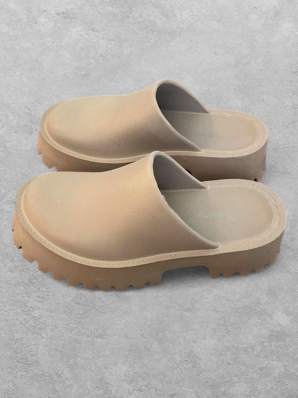 35 Clogge Platform Clogs Tan Taupe Size 9 NWOT